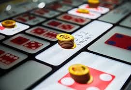 Pengguna melakukan taruhan live betting dengan statistik pertandingan real-time